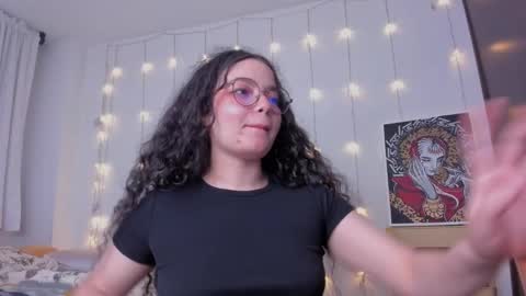 Snapshot of antoniart_ chatting on 5, 3, 2025 Antonia online show from 5, 3, 2025