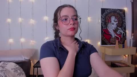 Snapshot of antoniart_ chatting on 9, 3, 2025 Antonia online show from 9, 3, 2025