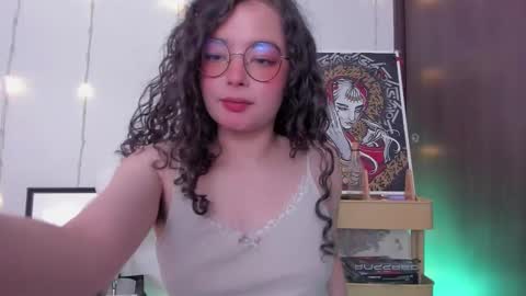 Snapshot of antoniart_ chatting on 9, 10, 2025 Antonia online show from 9, 10, 2025