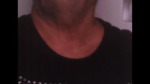 Snapshot of antonioxx454 chatting on 11, 10, 2025 AntonioyJesy online show from 11, 10, 2025