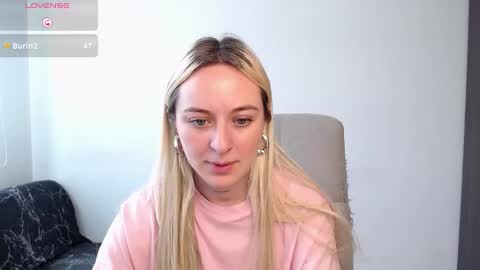 Snapshot of anttoniia chatting on 8, 1, 2025 Antonia online show from 8, 1, 2025