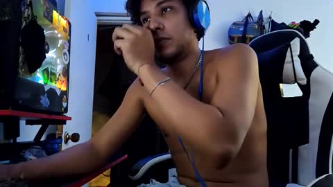 Snapshot of anuardhm chatting on 7, 10, 2025 AnuarDHM online show from 7, 10, 2025