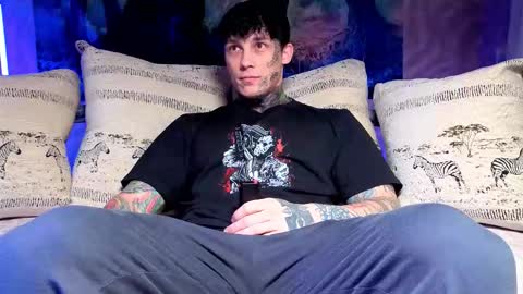 Tom online show from 7, 1, 2026