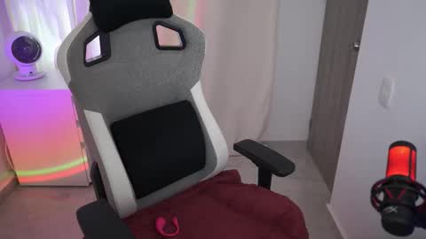 anya online show from 4, 12, 2025