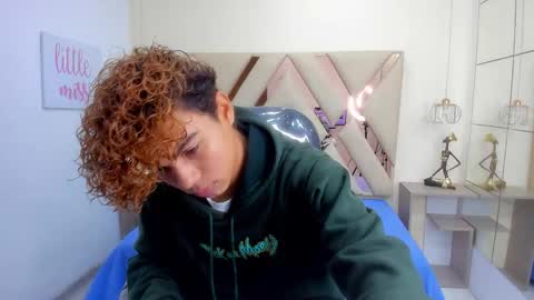 Snapshot of anyelotwink chatting on 25, 2, 2026 anyelotwink online show from 25, 2, 2026