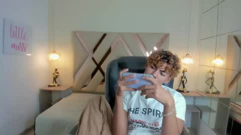 anyelotwink online show from 24, 3, 2026