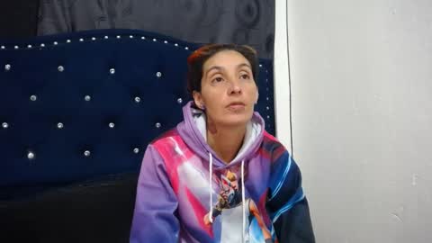 Snapshot of anyu_1306 chatting on 7, 1, 2025 anyu online show from 7, 1, 2025