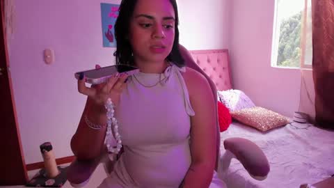 Snapshot of aphril_davis chatting on 6, 2, 2025 Sara Model Independent online show from 6, 2, 2025