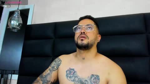 Snapshot of apolomarcos_ chatting on 2, 1, 2025 marcos online show from 2, 1, 2025