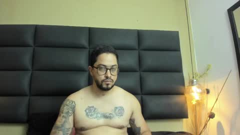 Snapshot of apolomarcos_ chatting on 17, 4, 2026 marcos online show from 17, 4, 2026
