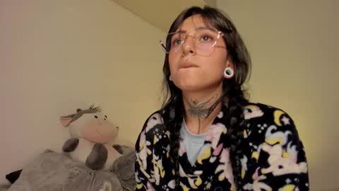 Snapshot of apolorising_ chatting on 10, 9, 2025 Lola  Apolo online show from 10, 9, 2025