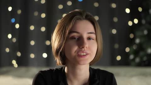 Snapshot of approche_toi_petite chatting on 14, 1, 2026 Meghan online show from 14, 1, 2026