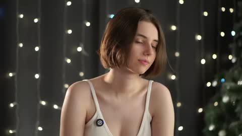 Snapshot of approche_toi_petite chatting on 18, 1, 2026 Meghan online show from 18, 1, 2026