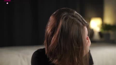 Snapshot of approche_toi_petite chatting on 4, 2, 2026 Meghan online show from 4, 2, 2026