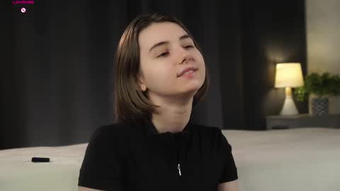 Snapshot of approche_toi_petite chatting on 17, 2, 2026 Meghan online show from 17, 2, 2026