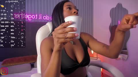 Snapshot of april_ebony18_ chatting on 29, 1, 2025 April online show from 29, 1, 2025