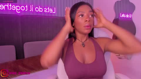 Snapshot of april_ebony18_ chatting on 4, 2, 2025 April online show from 4, 2, 2025