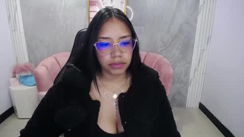 Snapshot of april_heart_ch chatting on 29, 10, 2025 April online show from 29, 10, 2025