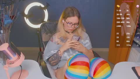 Snapshot of april_hentaigirl chatting on 17, 12, 2024    my special content  online show from 17, 12, 2024