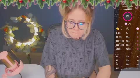 Snapshot of april_hentaigirl chatting on 22, 12, 2024    my special content  online show from 22, 12, 2024