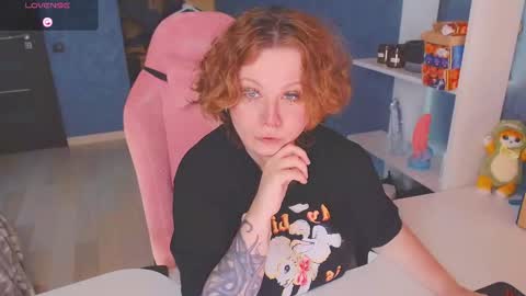 Snapshot of april_hentaigirl chatting on 19, 10, 2025    my special content  online show from 19, 10, 2025