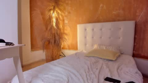 Snapshot of aprill_fox chatting on 23, 2, 2025 aprill_fox online show from 23, 2, 2025