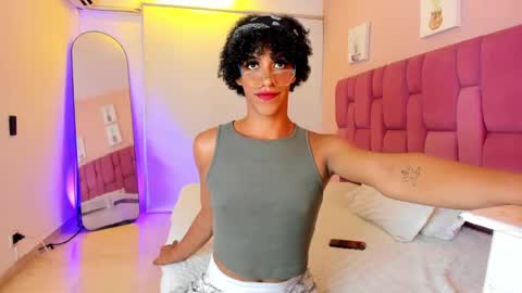 Snapshot of aprill_fox chatting on 7, 10, 2025 aprill_fox online show from 7, 10, 2025