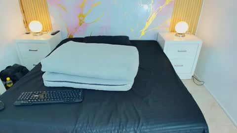 Snapshot of aprillross chatting on 4, 2, 2026 aprillross online show from 4, 2, 2026