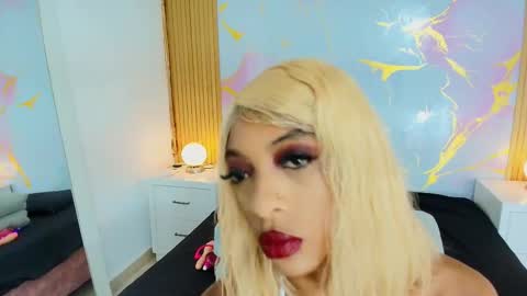 Snapshot of aprillross chatting on 5, 2, 2026 aprillross online show from 5, 2, 2026