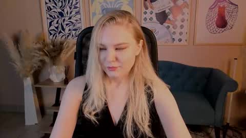 Snapshot of aprilserenity chatting on 11, 9, 2025 April. All year round.  online show from 11, 9, 2025