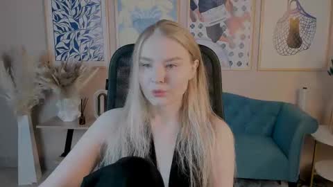 Snapshot of aprilserenity chatting on 13, 9, 2025 April. All year round.  online show from 13, 9, 2025
