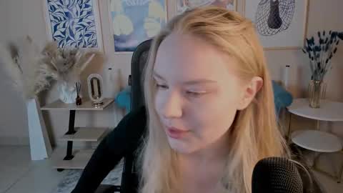 Snapshot of aprilserenity chatting on 30, 9, 2025 April. All year round.  online show from 30, 9, 2025
