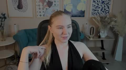 Snapshot of aprilserenity chatting on 15, 10, 2025 April. All year round.  online show from 15, 10, 2025