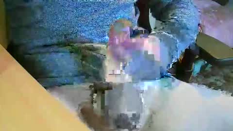 aquaporn2000 online show from 13, 4, 2026