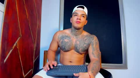 Snapshot of aquiles_elpapi chatting on 2, 11, 2025 AquilesElpapi online show from 2, 11, 2025