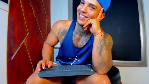 Snapshot of aquiles_elpapi chatting on 5, 11, 2025 AquilesElpapi online show from 5, 11, 2025