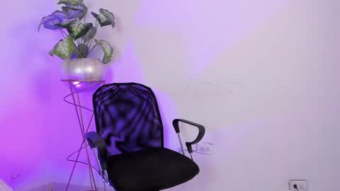   online show from 18, 1, 2025