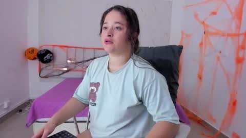 aradia_kiss online show from 20, 10, 2025