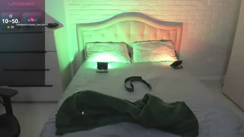 Snapshot of arden_moraine chatting on 19, 6, 2026 Im Arden online show from 19, 6, 2026