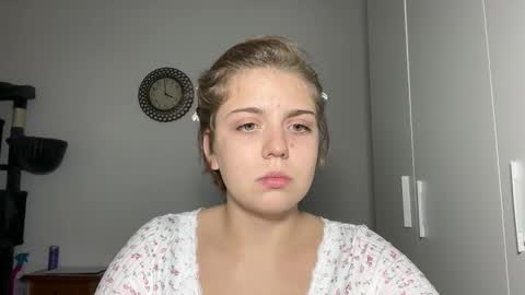 Snapshot of ari_crystal chatting on 8, 2, 2026 ari_crystal online show from 8, 2, 2026