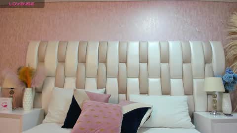 ari_lynn_ online show from 18, 11, 2025