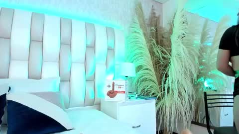 ari_lynn_ online show from 18, 3, 2026