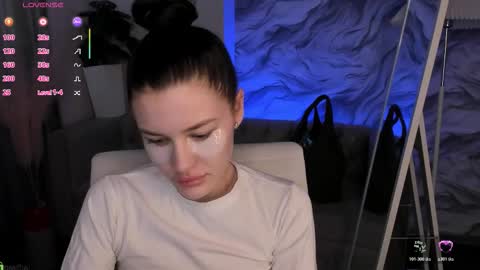 aria_mila online show from 15, 3, 2026