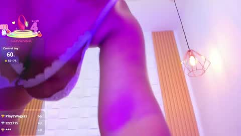 Snapshot of ariabelle1 chatting on 18, 9, 2025 AriaBelle1 online show from 18, 9, 2025