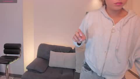 arialanne online show from 25, 9, 2025