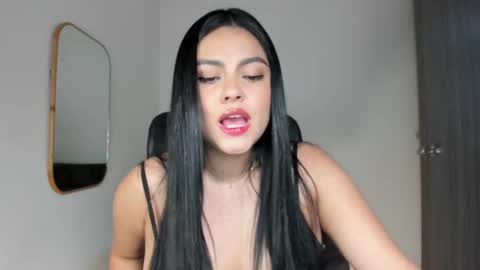 Snapshot of ariana__vega chatting on 9, 3, 2025 Ariana Vega IG arivegax1 TW arivegax1 online show from 9, 3, 2025