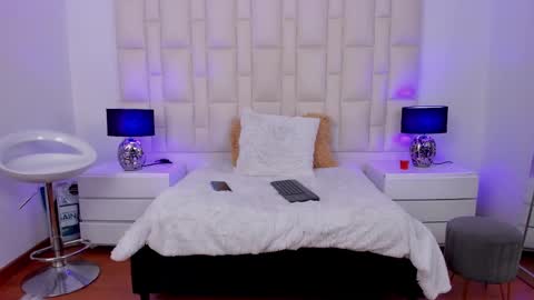  ariana  online show from 4, 2, 2025