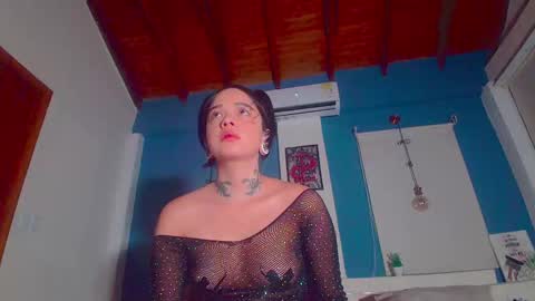 ariana_whitee online show from 18, 9, 2025