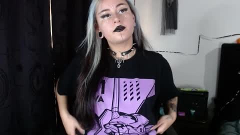 Snapshot of arianauwu666 chatting on 23, 10, 2025 help me 100 hands up my OF is Free  online show from 23, 10, 2025