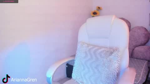 Arianna online show from 8, 4, 2026